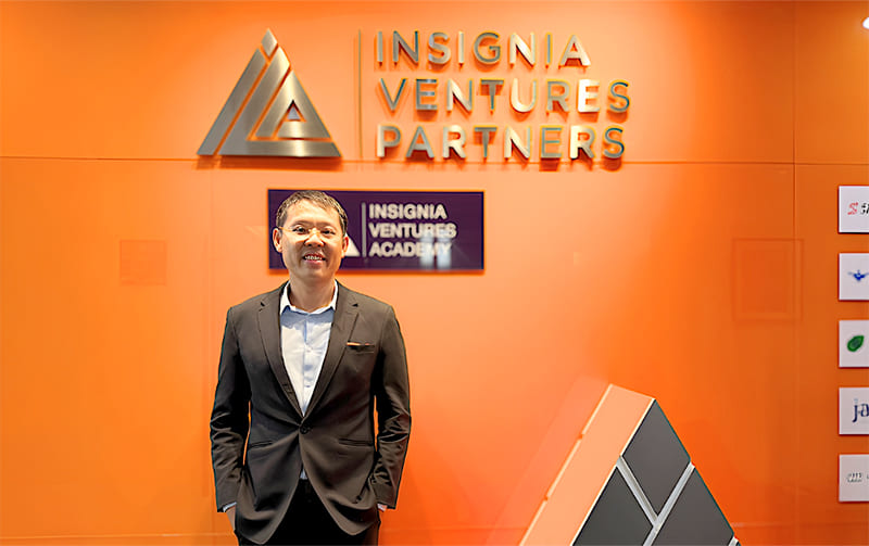 Yinglan Tan stands before Insignia Ventures Partners office. Photo credit: Insignia Ventures Partners