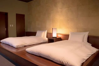 落ち着いた雰囲気のベットルームフォト