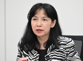 伊藤恵里氏